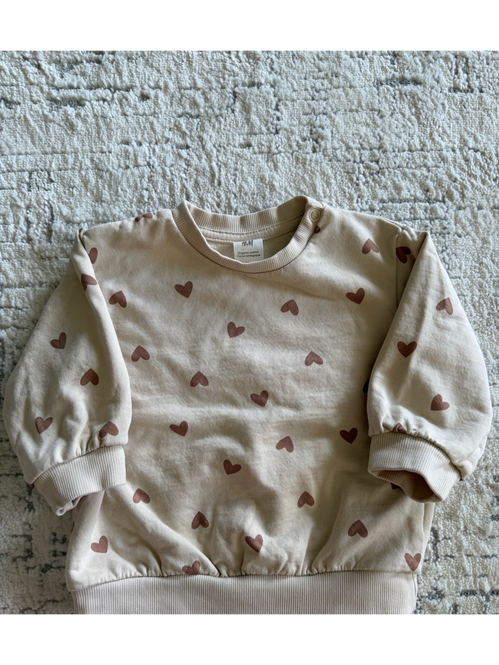 H&M Beige Crewneck Sweatshirt with Pink Heart Print